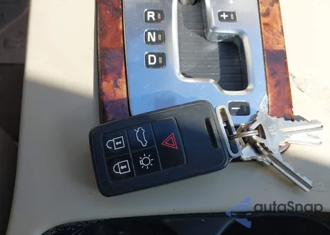 2009 Volvo V70 3.2 from USA, damaged, VIN YV1BW982791100809